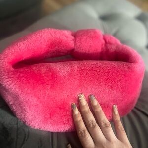 Pink fur top knotted bag